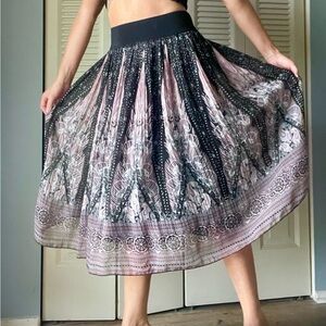 Metro Wear Black Pleated A-Line Midi Skirt